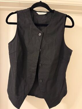 Commense Black Sleeveless Button Front Vest Top